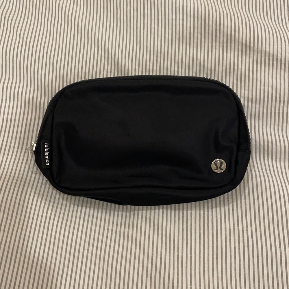 LULULEMON: Everywhere Belt Bag